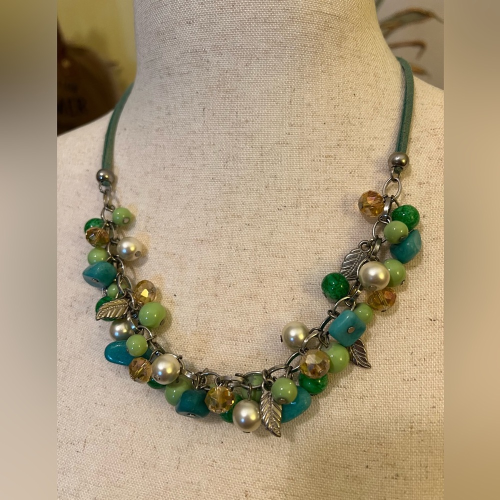 Green and Blue Glass Beaded and Pearl Necklace with Silver Leaf Accents EUC